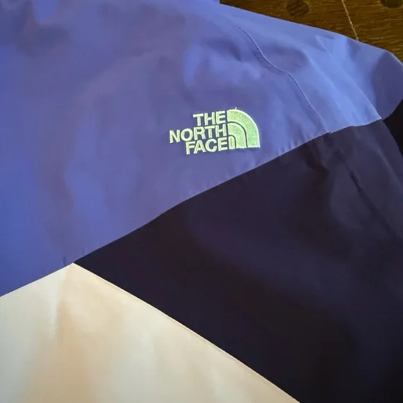 The North Face lightweight snowboard jacket - Picture 6 of 8